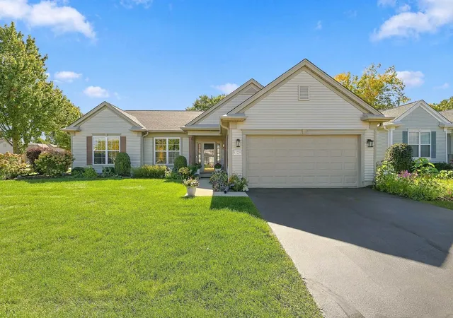 Photo 3 of Single family home for sale at 13229 Jasmine Ln, Huntley, IL 60142 | MLS# 12775803 | Listing updated on 2026-10-09