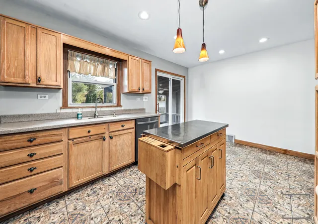 Photo 3 of Single family home for sale at 931 S Harvard Ave, Villa Park, IL 60181 | MLS# 12775812 | Listing updated on 2026-10-28