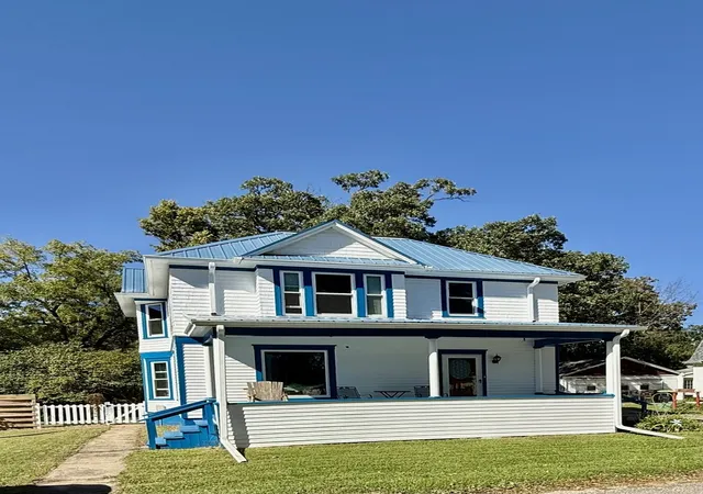 Photo 2 of Single family home for sale at 219 Lyons Ct, Toulon, IL 61483 | MLS# 12775817 | Listing updated on 2026-10-12