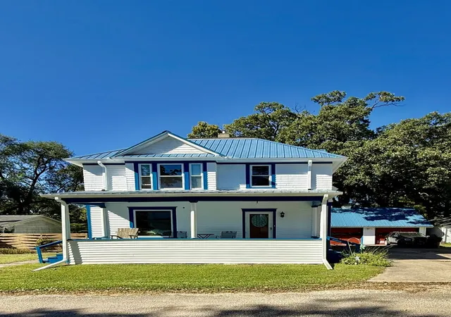 Photo 3 of Single family home for sale at 219 Lyons Ct, Toulon, IL 61483 | MLS# 12775817 | Listing updated on 2026-10-12