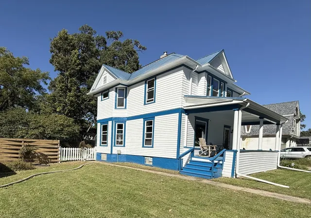 Photo 3 of Single family home for sale at 219 Lyons Ct, Toulon, IL 61483 | MLS# 12775817 | Listing updated on 2026-10-12