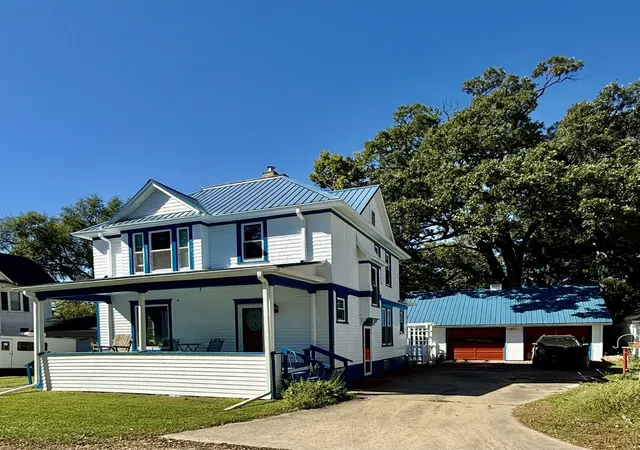 Photo 4 of Single family home for sale at 219 Lyons Ct, Toulon, IL 61483 | MLS# 12775817 | Listing updated on 2026-10-12