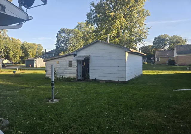 Photo 3 of Single family home for sale at 209 W North St, Mc Lean, IL 61754 | MLS# 12775828 | Listing updated on 2026-10-22