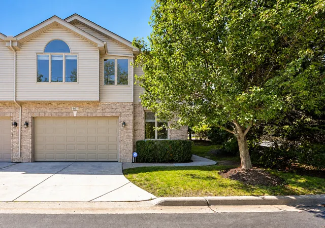 Photo 1 of Townhouse for sale at 661 E Nerge Rd, Roselle, IL 60172 | MLS# 12775867 | Listing updated on 2026-10-07