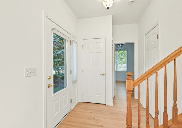 Photo 4 of Townhouse for sale at 661 E Nerge Rd, Roselle, IL 60172 | MLS# 12775867 | Listing updated on 2026-10-07