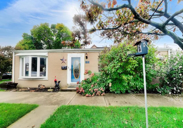 Photo 1 of Single family home for sale at 3858 N Pontiac Ave, Chicago, IL 60634 | MLS# 12775871 | Listing updated on 2026-10-07