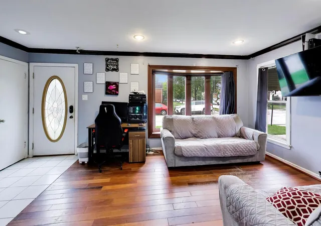 Photo 4 of Single family home for sale at 3858 N Pontiac Ave, Chicago, IL 60634 | MLS# 12775871 | Listing updated on 2026-10-07