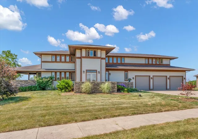 Photo 1 of Single family home for sale at 10952 Tanglewood Trails Dr, Yorkville, IL 60560 | MLS# 12775874 | Listing updated on 2026-10-02