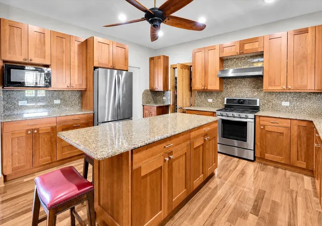 Photo 3 of Single family home for sale at 10952 Tanglewood Trails Dr, Yorkville, IL 60560 | MLS# 12775874 | Listing updated on 2026-10-02