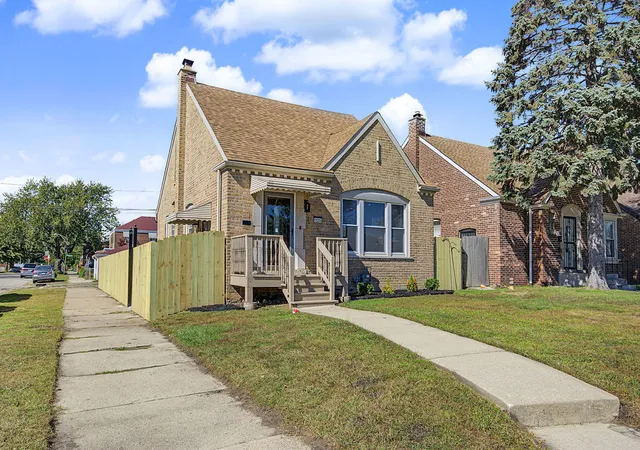 Photo 2 of Single family home for sale at 11256 S Ave L, Chicago, IL 60617 | MLS# 12775876 | Listing updated on 2026-10-08
