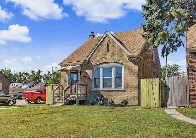 Photo 3 of Single family home for sale at 11256 S Ave L, Chicago, IL 60617 | MLS# 12775876 | Listing updated on 2026-10-08