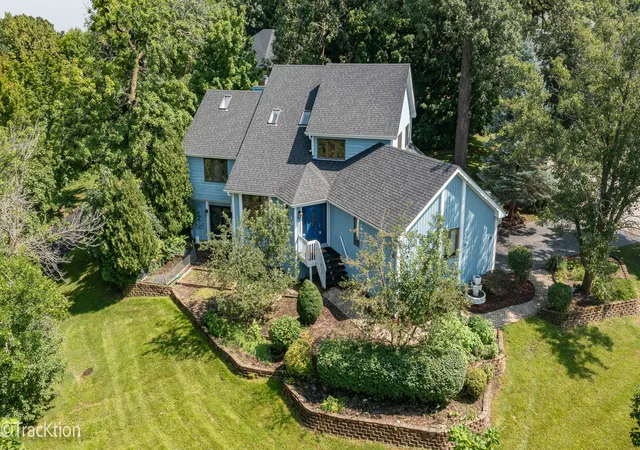 Photo 2 of Single family home for sale at 6 Potomac Ct, Bolingbrook, IL 60440 | MLS# 12775877 | Listing updated on 2026-10-05