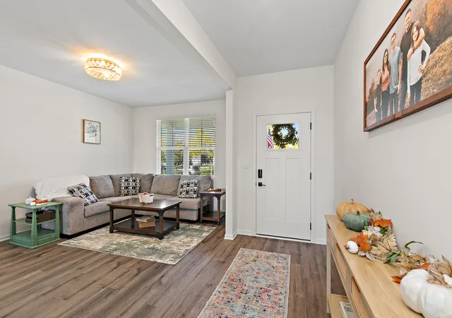 Photo 3 of Single family home for sale at 3635 Ancient Oak Dr, Elgin, IL 60124 | MLS# 12775884 | Listing updated on 2026-10-05