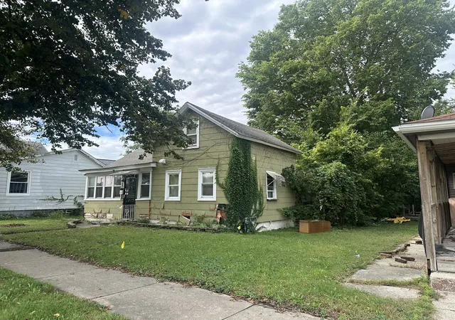 Photo 3 of Single family home for sale at 225 N West Ave, Kankakee, IL 60901 | MLS# 12775893 | Listing updated on 2026-10-08