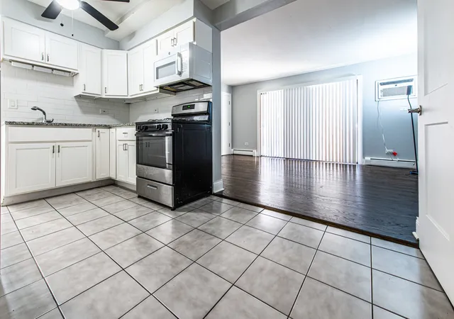 Listing Photo 2 - Condo for sale in building located at 6464 N Nw Hwy, Chicago, IL 60631 - Unit #1E