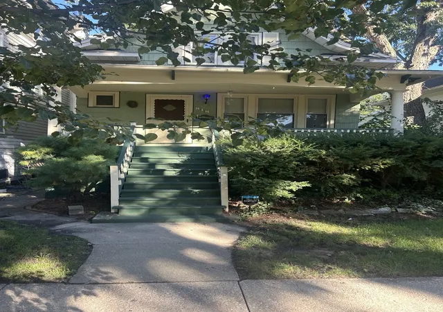 Photo 1 of Single family home for sale at 818 Circle Ave, Forest Park, IL 60130 | MLS# 12775897 | Listing updated on 2026-10-05
