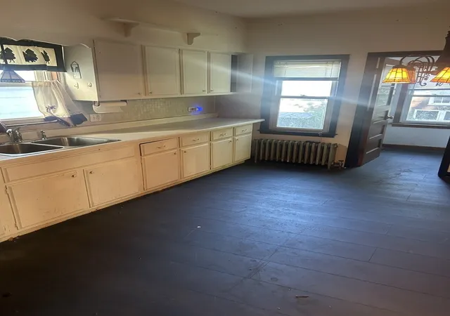 Photo 2 of Single family home for sale at 818 Circle Ave, Forest Park, IL 60130 | MLS# 12775897 | Listing updated on 2026-10-05