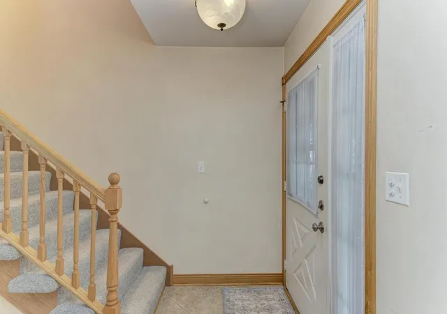 Photo 3 of Townhouse for sale at 5522 Barclay Ct, Clarendon Hills, IL 60514 | MLS# 12775904 | Listing updated on 2026-10-22