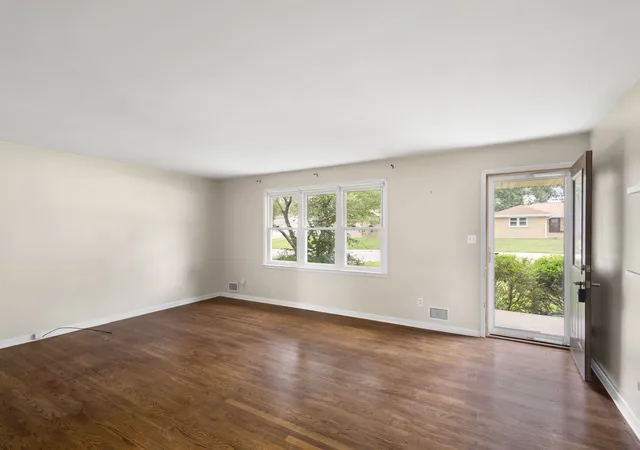 Photo 3 of Single family home for sale at 1280 Gertsam Dr, Bradley, IL 60915 | MLS# 12775913 | Listing updated on 2026-10-02