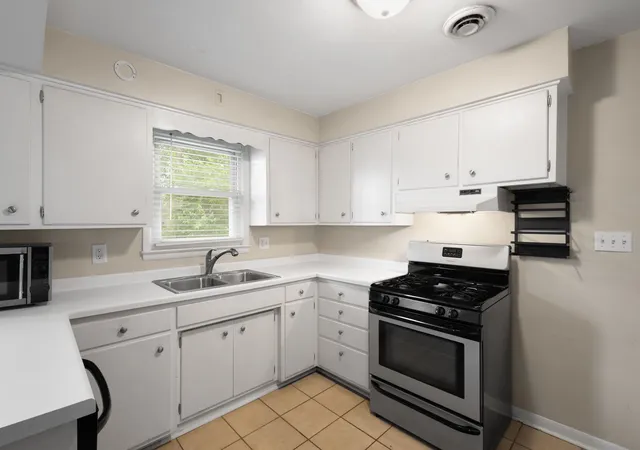 Photo 4 of Single family home for sale at 1280 Gertsam Dr, Bradley, IL 60915 | MLS# 12775913 | Listing updated on 2026-10-02