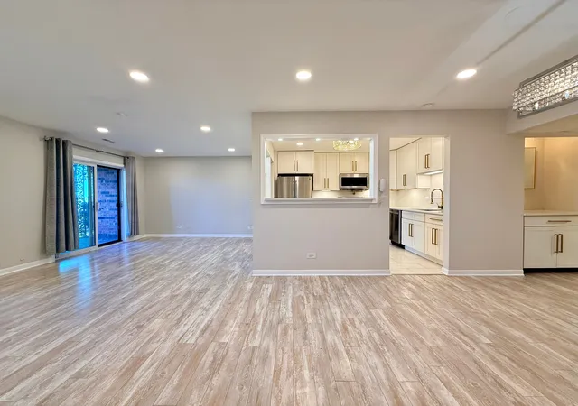 Photo 2 of Condo for sale at 9355 Landings Ln #503, Des Plaines, IL 60016 | MLS# 12775919 | Listing updated on 2026-10-07