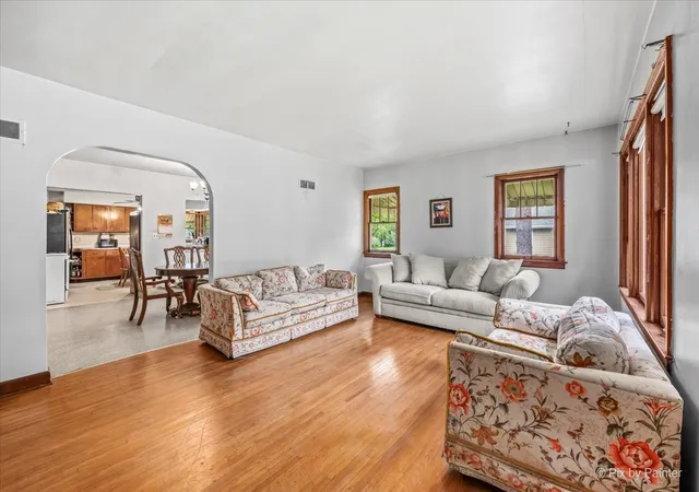 Photo 3 of Single family home for sale at 867 Clay St, Woodstock, IL 60098 | MLS# 12775928 | Listing updated on 2026-10-02