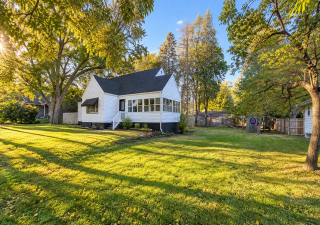 Photo 1 of Single family home for sale at 1414 Yale Ave, Zion, IL 60099 | MLS# 12775931 | Listing updated on 2026-10-05