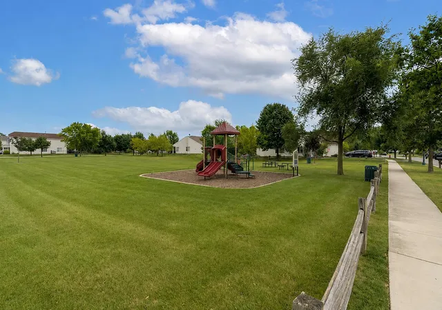 Photo 3 of Townhouse for sale at 757 S Aldridge Ln, Round Lake, IL 60073 | MLS# 12775940 | Listing updated on 2026-10-02