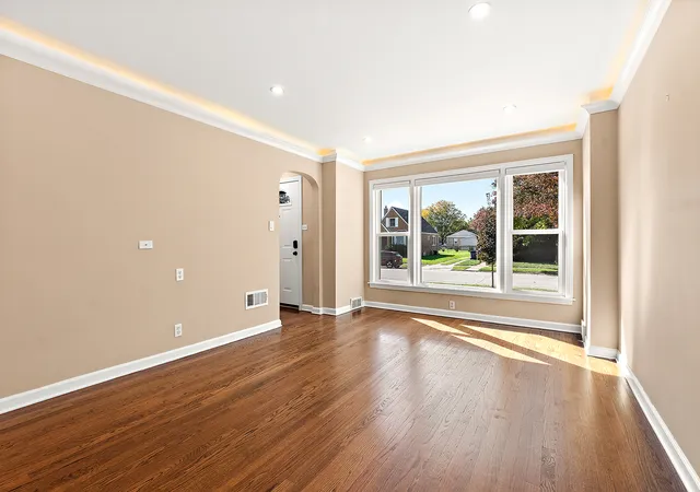 Photo 4 of Single family home for sale at 10117 S Clifton Park Ave, Evergreen Park, IL 60805 | MLS# 12775949 | Listing updated on 2026-10-09