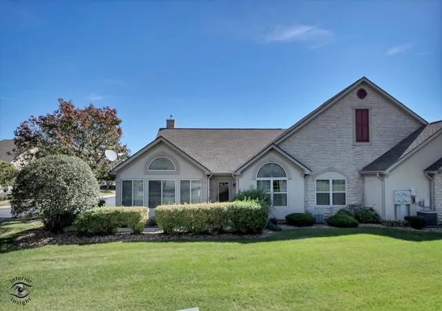 Photo 1 of Townhouse for sale at 18253 Murphy Cir, Tinley Park, IL 60487 | MLS# 12775971 | Listing updated on 2026-10-20