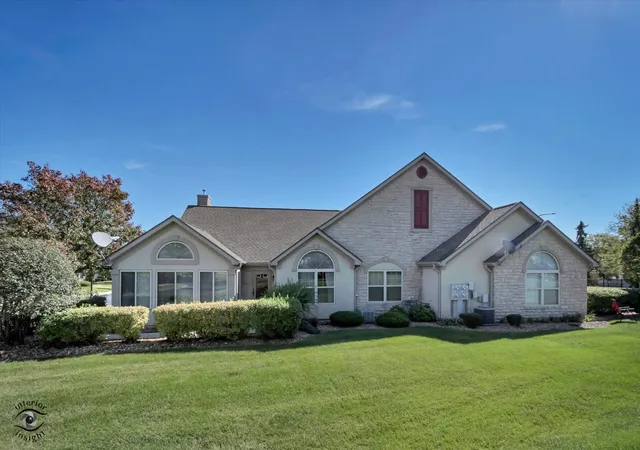 Photo 3 of Townhouse for sale at 18253 Murphy Cir, Tinley Park, IL 60487 | MLS# 12775971 | Listing updated on 2026-10-20