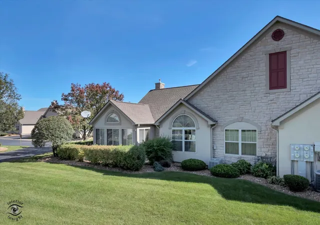 Photo 3 of Townhouse for sale at 18253 Murphy Cir, Tinley Park, IL 60487 | MLS# 12775971 | Listing updated on 2026-10-20