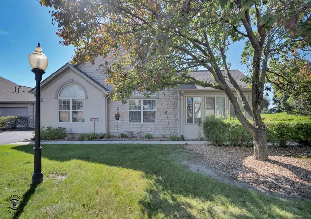 Photo 4 of Townhouse for sale at 18253 Murphy Cir, Tinley Park, IL 60487 | MLS# 12775971 | Listing updated on 2026-10-20