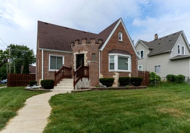 Photo 2 of Single family home for sale at 12424 Maple Ave, Blue Island, IL 60406 | MLS# 12775981 | Listing updated on 2026-10-03
