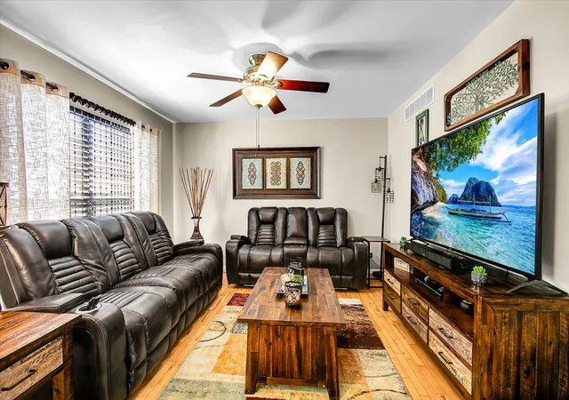 Photo 4 of Single family home for sale at 3211 Veronica St, Plano, IL 60545 | MLS# 12775989 | Listing updated on 2026-10-07
