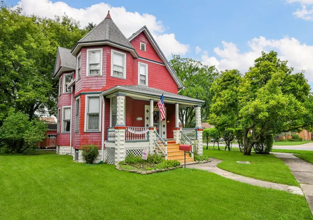 Single family home for sale at 3502 Rosemear Ave, Brookfield, IL 60513 | MLS# 12775999