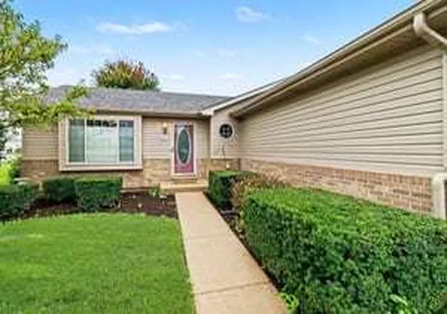 Photo 3 of Single family home for sale at 6810 Hadrian Dr, Joliet, IL 60431 | MLS# 12776032 | Listing updated on 2026-10-07
