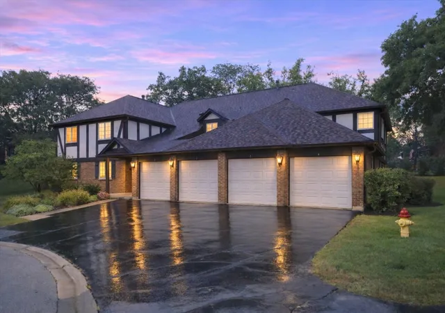Condo for sale at 20 Sauk Trl #4, Indian Head Park, IL 60525 | MLS# 12776046