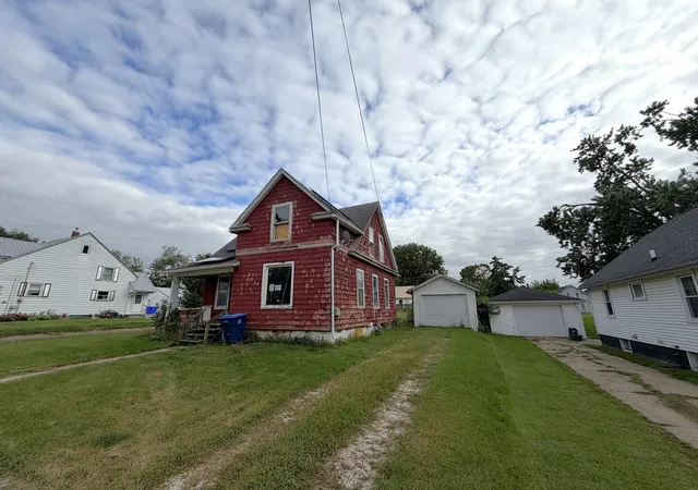 Photo 3 of Single family home for sale at 837 Rockwell St, Kewanee, IL 61443 | MLS# 12776051 | Listing updated on 2026-10-08