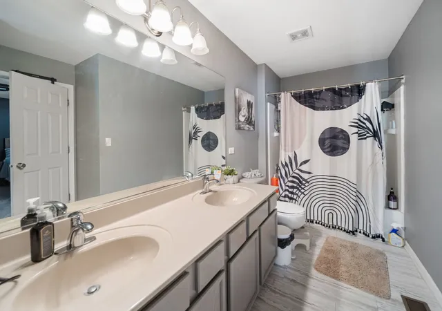 Photo 3 of Single family home for sale at 1766 Newbridge Cir, Elgin, IL 60123 | MLS# 12776058 | Listing updated on 2026-10-06