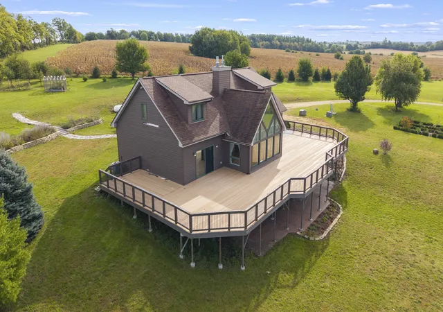 Photo 3 of Single family home for sale at 14949 Saunders Rd, Pecatonica, IL 61063 | MLS# 12776060 | Listing updated on 2026-10-05