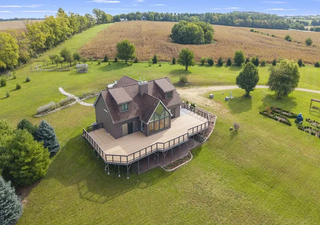 Photo 3 of Single family home for sale at 14949 Saunders Rd, Pecatonica, IL 61063 | MLS# 12776060 | Listing updated on 2026-10-05