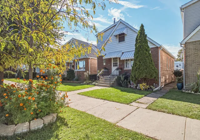 Photo 1 of Single family home for sale at 4406 S Homan Ave, Chicago, IL 60632 | MLS# 12776066 | Listing updated on 2026-10-09
