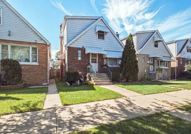 Photo 2 of Single family home for sale at 4406 S Homan Ave, Chicago, IL 60632 | MLS# 12776066 | Listing updated on 2026-10-09