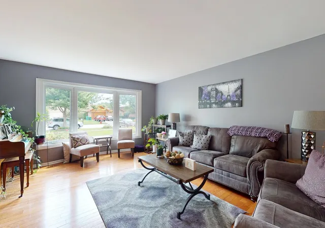 Photo 3 of Single family home for sale at 674 Sycamore Ln, Wheeling, IL 60090 | MLS# 12776075 | Listing updated on 2026-10-03