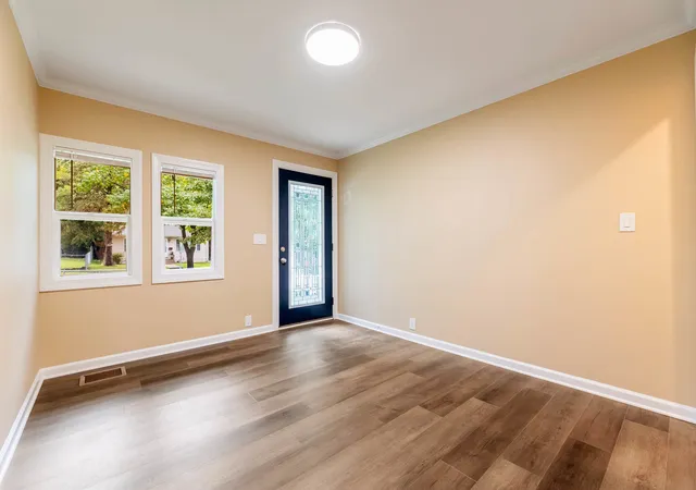 Photo 2 of Single family home for sale at 1135 E Galena Blvd, Aurora, IL 60505 | MLS# 12776083 | Listing updated on 2026-10-04