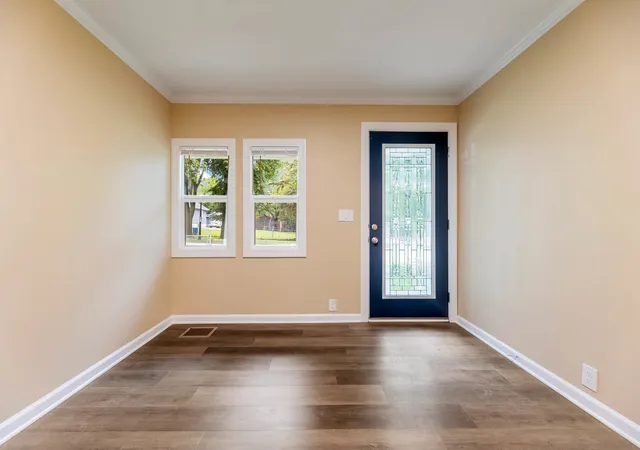 Photo 3 of Single family home for sale at 1135 E Galena Blvd, Aurora, IL 60505 | MLS# 12776083 | Listing updated on 2026-10-04
