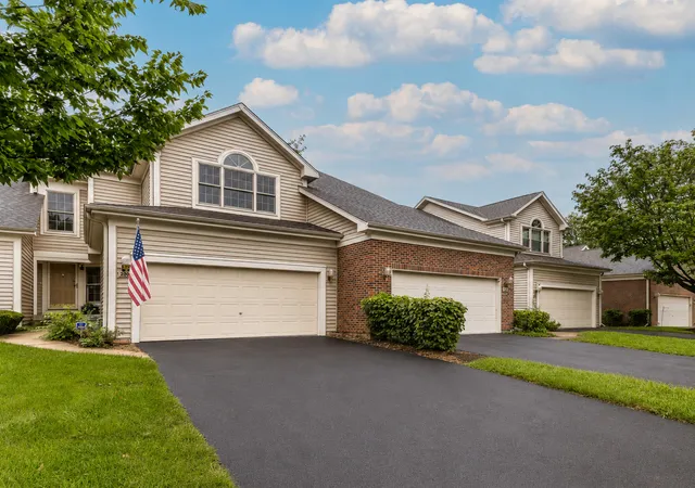 Photo 2 of Single family home for sale at 230 Parktrail Ct, Schaumburg, IL 60173 | MLS# 12776100 | Listing updated on 2026-10-05