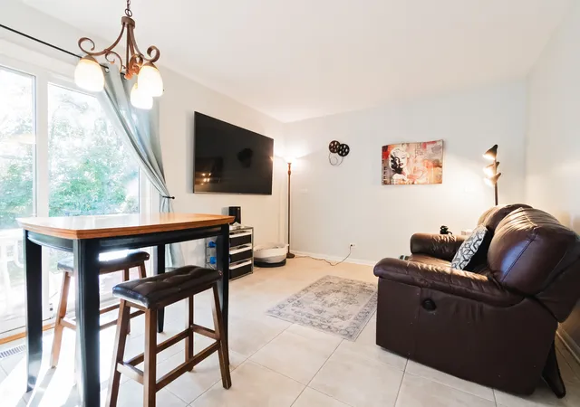 Photo 3 of Townhouse for sale at 821 E Saratoga Cir, Island Lake, IL 60042 | MLS# 12776101 | Listing updated on 2026-10-04
