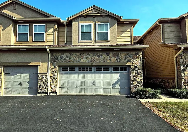Photo 1 of Townhouse for sale at 1819 Crenshaw Cir, Vernon Hills, IL 60061 | MLS# 12776110 | Listing updated on 2026-10-07